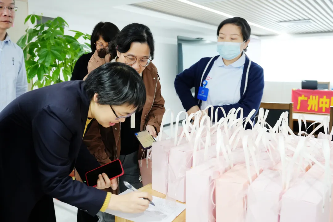 院内新闻|广州中医药大学金沙洲医院妇女节前夕走进农业银行科普义诊送健康 院内新闻|广州中医药大学金沙洲医院妇女节前夕走进农业银行科普义诊送健康