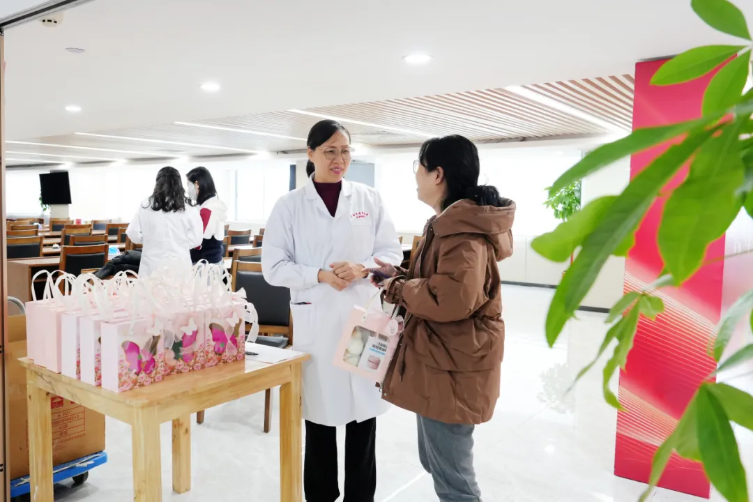 院内新闻|广州中医药大学金沙洲医院妇女节前夕走进农业银行科普义诊送健康 院内新闻|广州中医药大学金沙洲医院妇女节前夕走进农业银行科普义诊送健康