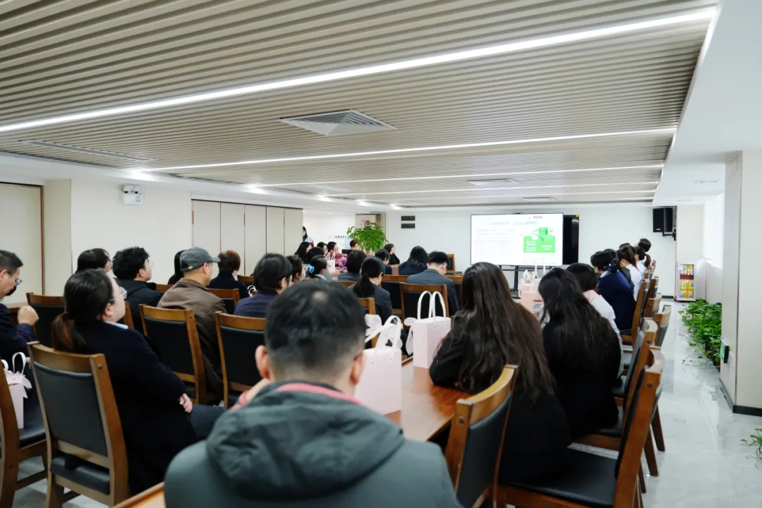 院内新闻|广州中医药大学金沙洲医院妇女节前夕走进农业银行科普义诊送健康 院内新闻|广州中医药大学金沙洲医院妇女节前夕走进农业银行科普义诊送健康