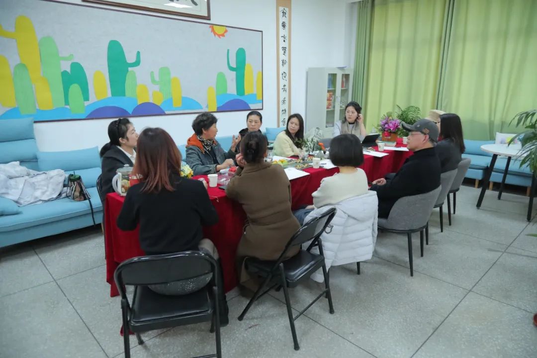智慧爱孩子，孩子就阳光——校级家委会举办主题沙龙