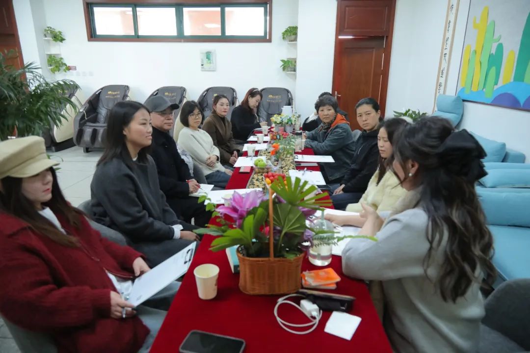 智慧爱孩子，孩子就阳光——校级家委会举办主题沙龙