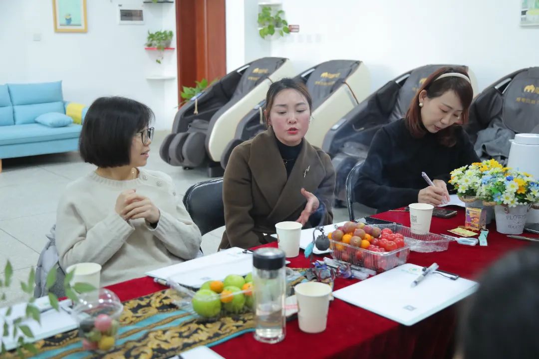 智慧爱孩子，孩子就阳光——校级家委会举办主题沙龙