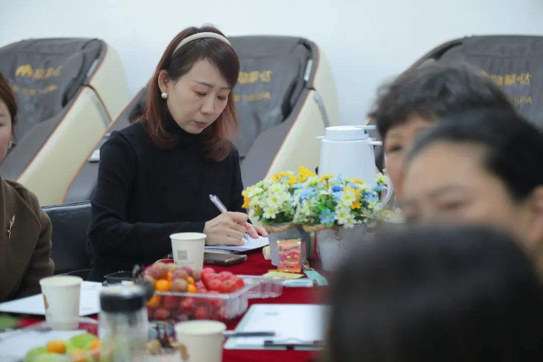 智慧爱孩子，孩子就阳光——校级家委会举办主题沙龙