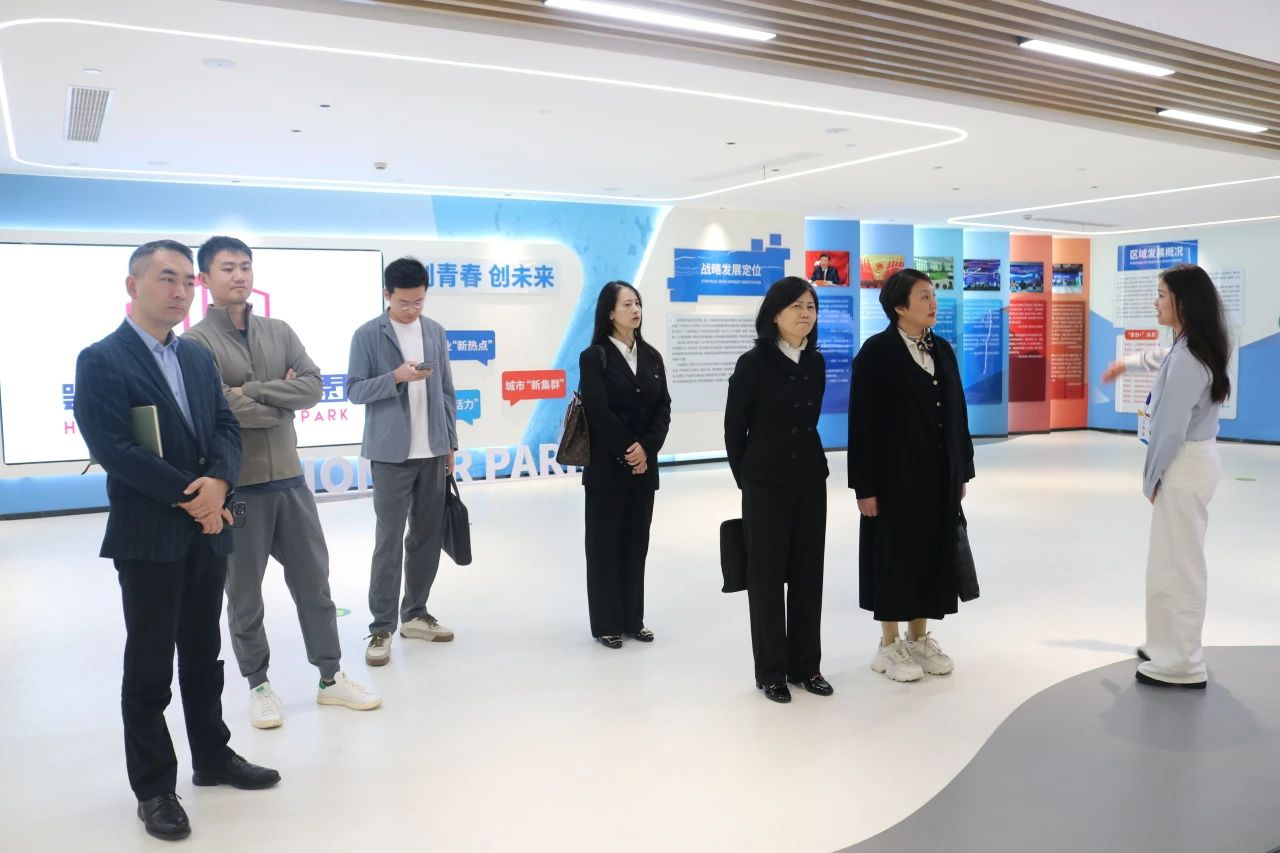 武昌区委政法委副书记张红、武昌区检察院副检察长田勋红一行到访调研鄂港澳青创园