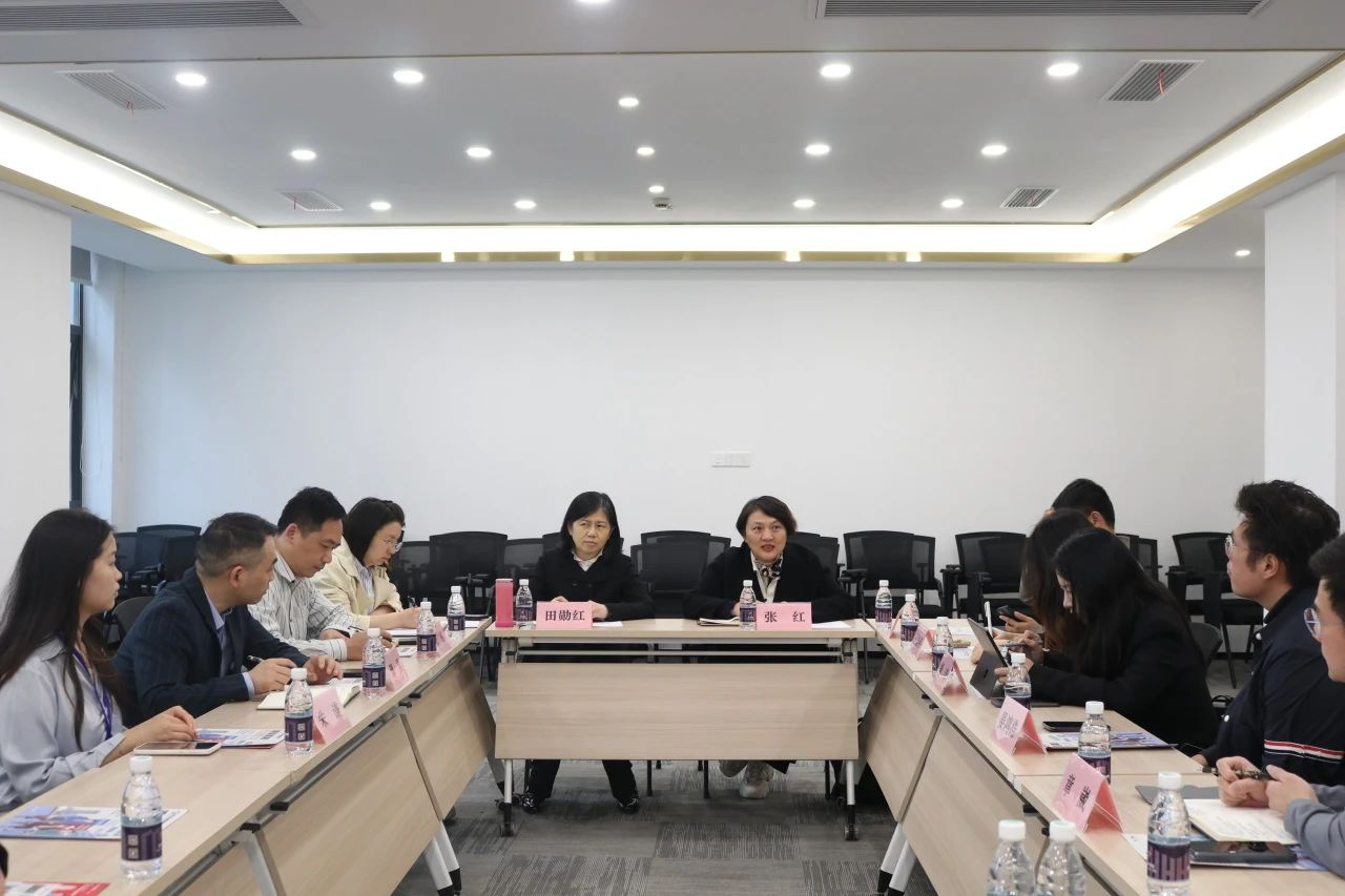 武昌区委政法委副书记张红、武昌区检察院副检察长田勋红一行到访调研鄂港澳青创园