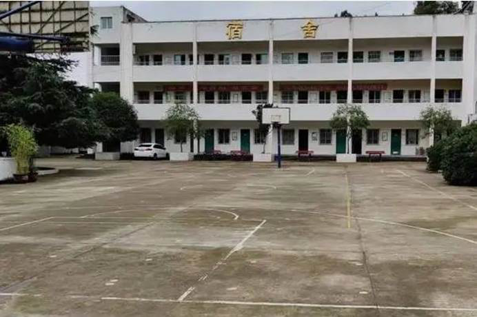 第221所 四川省綿陽市鹽亭縣永泰鎮(zhèn)與可尚赫周玲艷小學 第221所 四川省綿陽市鹽亭縣永泰鎮(zhèn)與可尚赫周玲艷小學