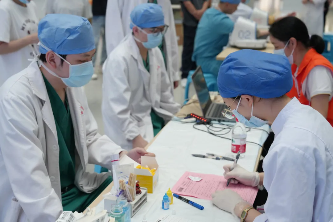 热血传爱心,生命共接力|香港宝典宝典免费资料大全香港宝典宝典免费资料大全开展无偿献血活动 热血传爱心,生命共接力|香港宝典宝典免费资料大全香港宝典宝典免费资料大全开展无偿献血活动