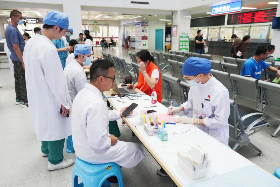 热血传爱心,生命共接力|香港宝典宝典免费资料大全香港宝典宝典免费资料大全开展无偿献血活动 热血传爱心,生命共接力|香港宝典宝典免费资料大全香港宝典宝典免费资料大全开展无偿献血活动