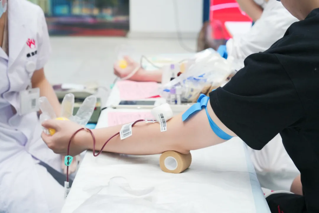 热血传爱心,生命共接力|香港宝典宝典免费资料大全香港宝典宝典免费资料大全开展无偿献血活动 热血传爱心,生命共接力|香港宝典宝典免费资料大全香港宝典宝典免费资料大全开展无偿献血活动