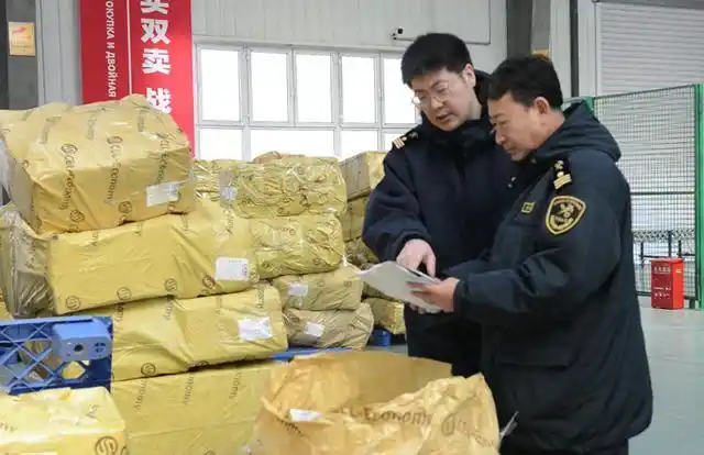 绥芬河海关助力跨境电商出口贸易首季创历史新高 绥芬河海关助力跨境电商出口贸易首季创历史新高