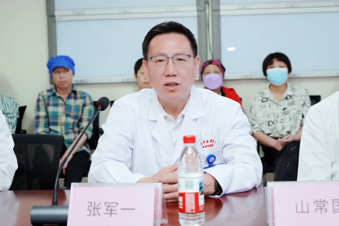 院内新闻|我院成功开展2025年肿瘤周义诊活动,助力提升公众防癌意识 院内新闻|我院成功开展2025年肿瘤周义诊活动,助力提升公众防癌意识