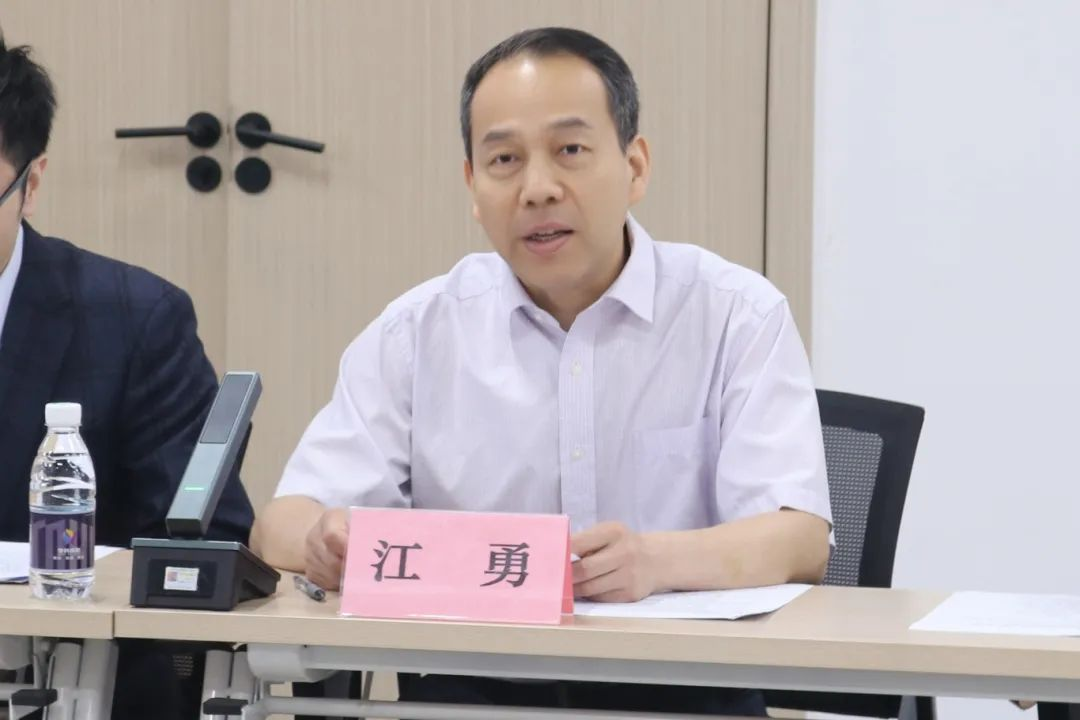 2025“鄂港澳青年企业家交流活动”在鄂港澳青创园圆满举行 2025“鄂港澳青年企业家交流活动”在鄂港澳青创园圆满举行