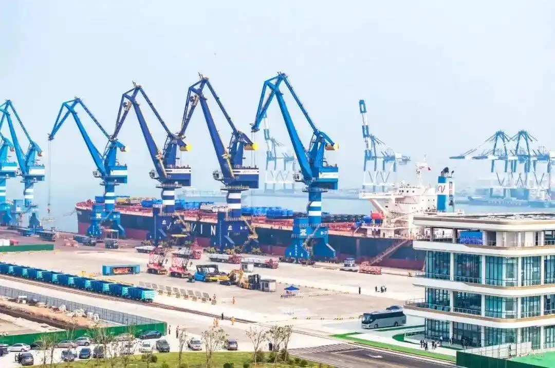 中國物流與采購聯合會件雜貨國際物流分會成立大會暨2025年件雜貨國際物流發展大會在煙臺舉行 中國物流與采購聯合會件雜貨國際物流分會成立大會暨2025年件雜貨國際物流發展大會在煙臺舉行