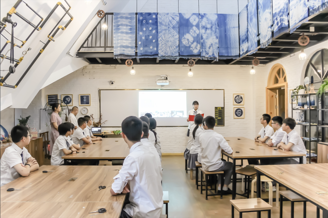 指尖跃动棕叶香，非遗棕编绽校园！