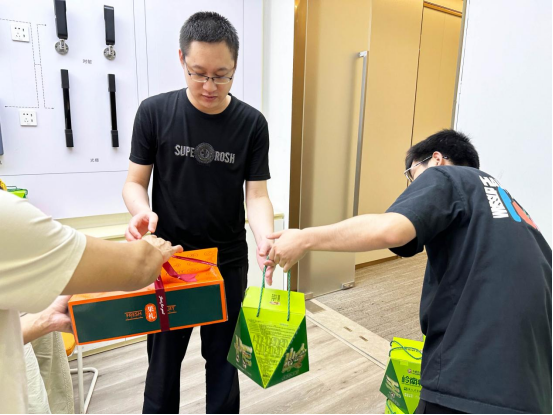粽情端午，情暖人心，刻銳集團祝您節日安康！