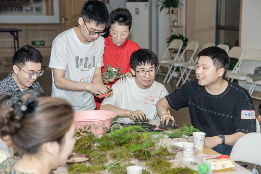 新与心”教师系列(35) | “指尖疗愈·绿意润心”教师幸福力提升工作坊 新与心”教师系列(35) | “指尖疗愈·绿意润心”教师幸福力提升工作坊