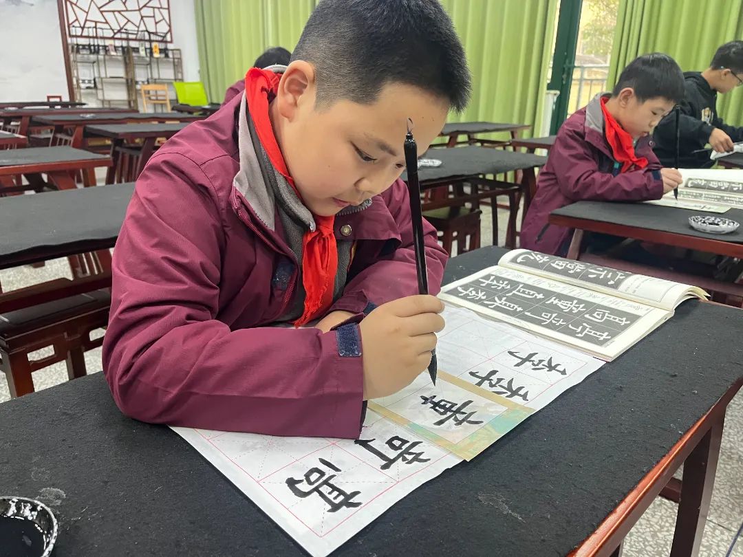 兴趣课程润心灵，五育融合创未来——成都王府2024-2025学年第二学期兴趣课表彰大会