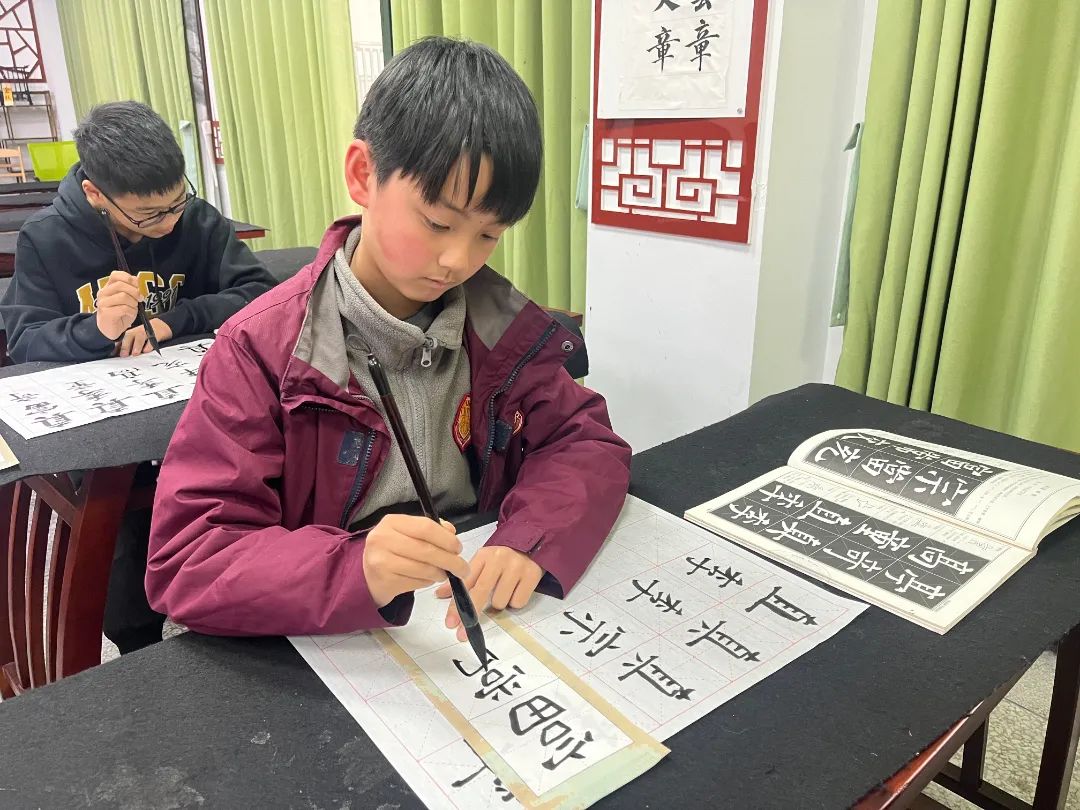 兴趣课程润心灵，五育融合创未来——成都王府2024-2025学年第二学期兴趣课表彰大会