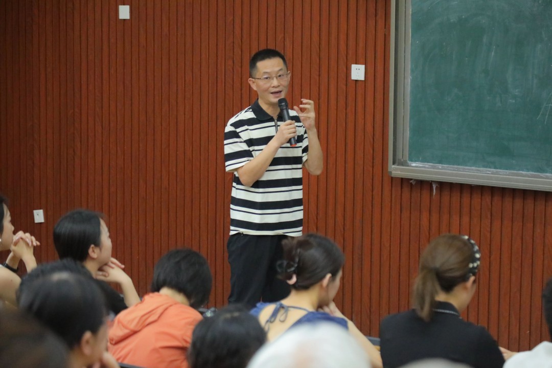 兴趣课程润心灵，五育融合创未来——成都王府2024-2025学年第二学期兴趣课表彰大会