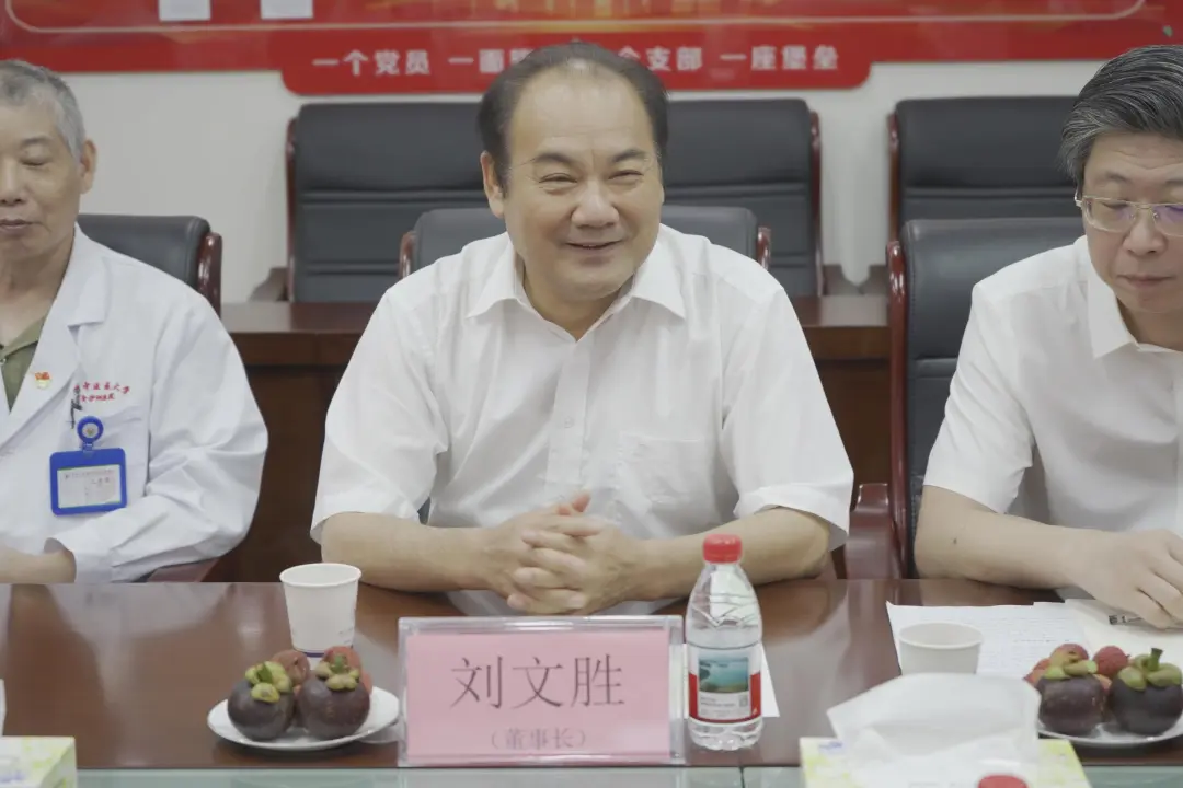 院内新闻|俄罗斯亚洲工业企业家联合会中国区主席阿廖沙及夫人冬妮娅一行莅临参观交流 院内新闻|俄罗斯亚洲工业企业家联合会中国区主席阿廖沙及夫人冬妮娅一行莅临参观交流