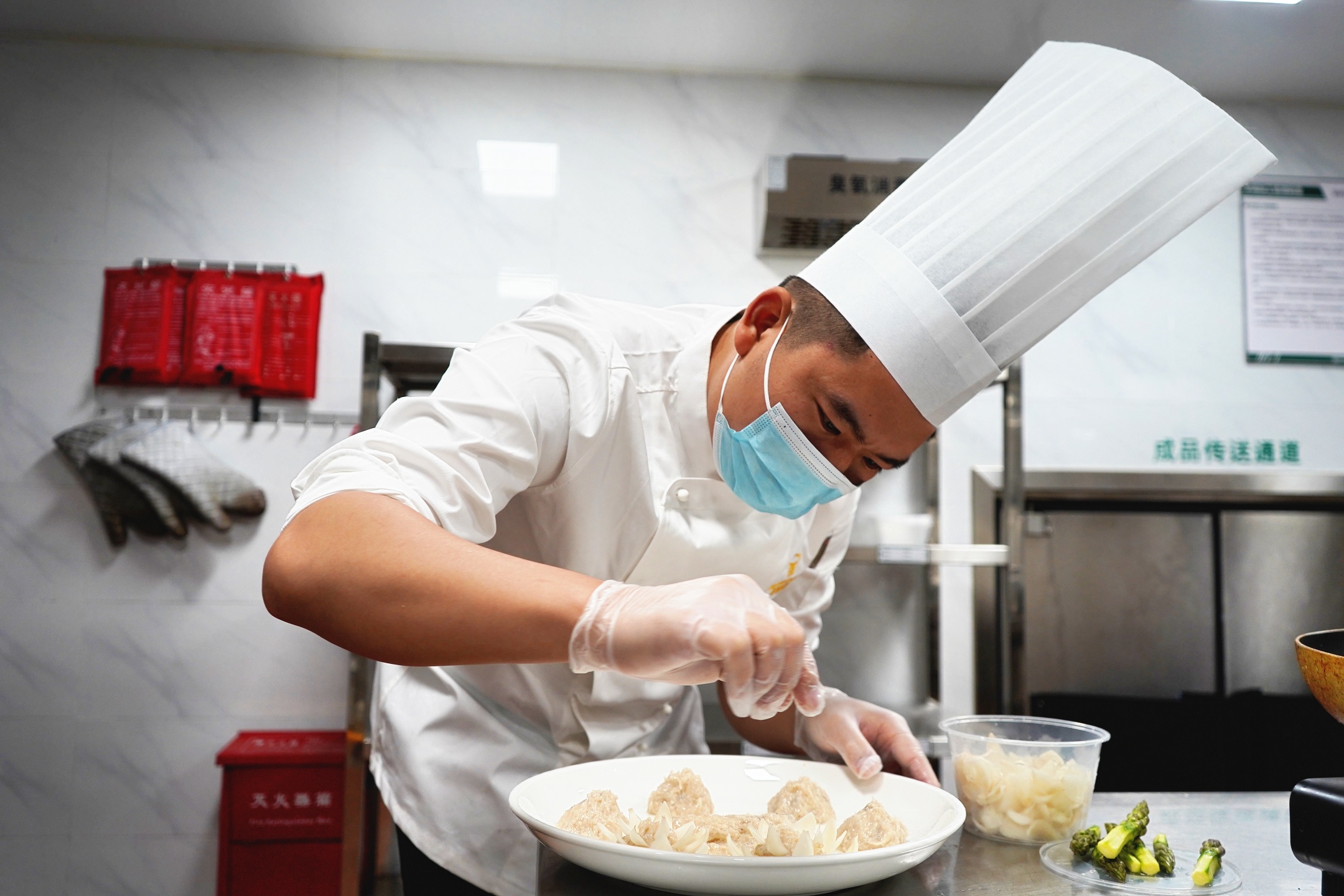 以赛促技 锻造服务新高度 | 2025鼎禾盛饮食首届接待餐厨艺比拼大赛圆满收官! 以赛促技 锻造服务新高度 | 2025鼎禾盛饮食首届接待餐厨艺比拼大赛圆满收官!