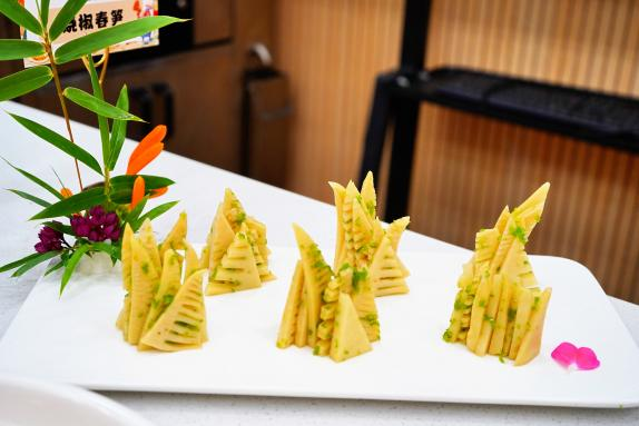 以赛促技 锻造服务新高度 | 2025鼎禾盛饮食首届接待餐厨艺比拼大赛圆满收官! 以赛促技 锻造服务新高度 | 2025鼎禾盛饮食首届接待餐厨艺比拼大赛圆满收官!