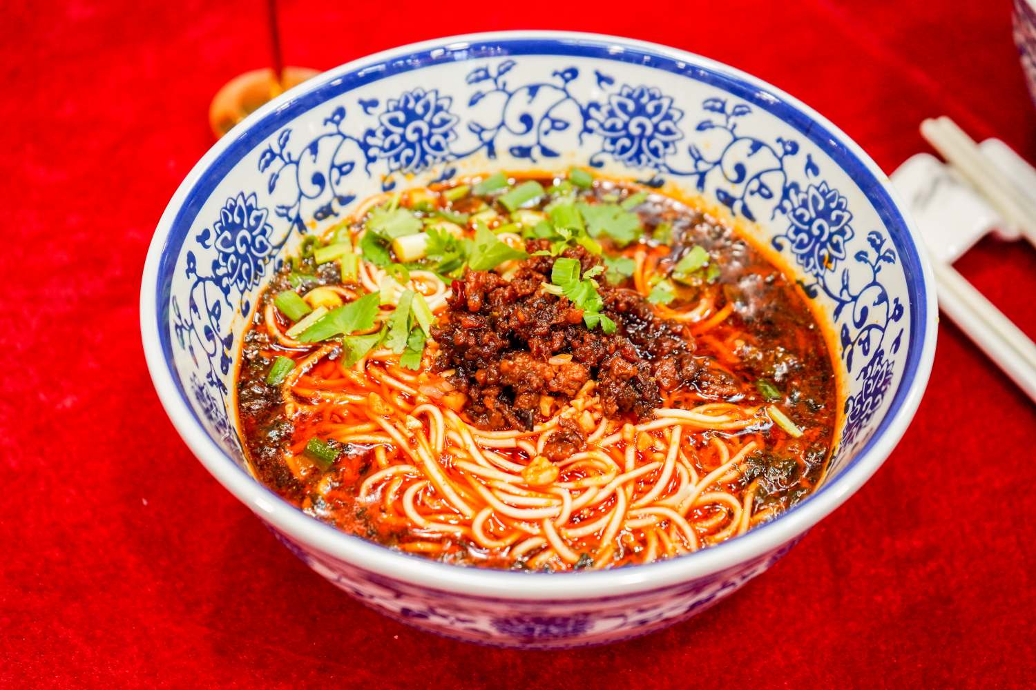 舌尖争锋!2025年鼎禾盛饮食首届中华传统汤粉(面)及地方特色小吃争霸赛热血收官 舌尖争锋!2025年鼎禾盛饮食首届中华传统汤粉(面)及地方特色小吃争霸赛热血收官