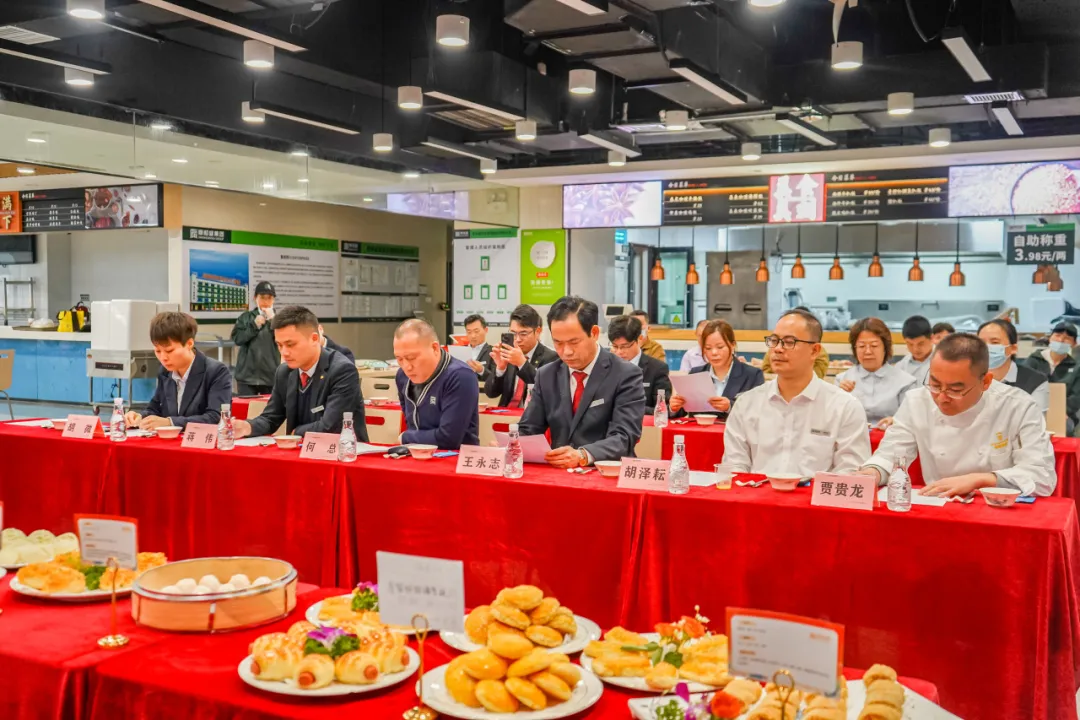 巧手匠心,面面俱到——2025年度鼎禾盛饮食首届面点技能大比拼圆满落幕! 巧手匠心,面面俱到——2025年度鼎禾盛饮食首届面点技能大比拼圆满落幕!
