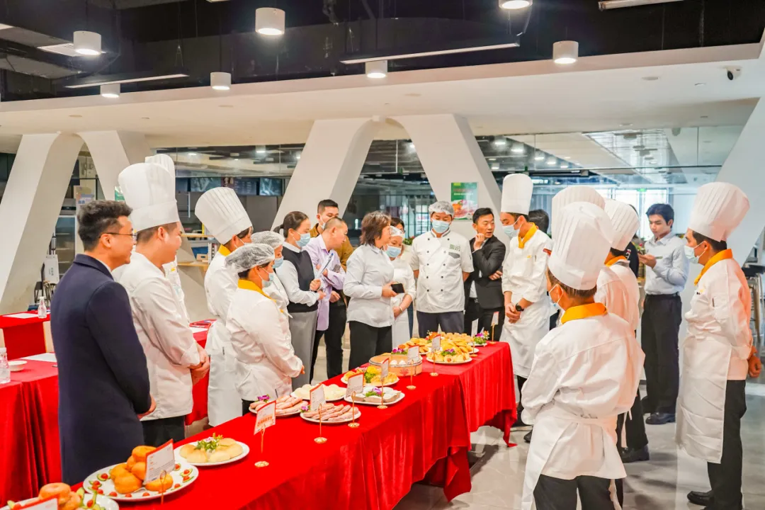 巧手匠心,面面俱到——2025年度鼎禾盛饮食首届面点技能大比拼圆满落幕! 巧手匠心,面面俱到——2025年度鼎禾盛饮食首届面点技能大比拼圆满落幕!