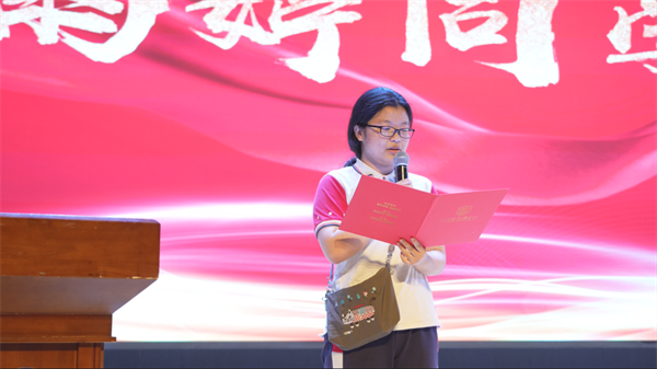 爱心反哺!我校学子拿到清华录取书,当天在母校设立励志奖学金! 爱心反哺!我校学子拿到清华录取书,当天在母校设立励志奖学金!