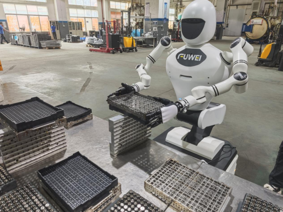 破局工业痛点:富唯GRID大模型以自适应、长序列、零部署技术重塑人形机器人效能 破局工业痛点:富唯GRID大模型以自适应、长序列、零部署技术重塑人形机器人效能