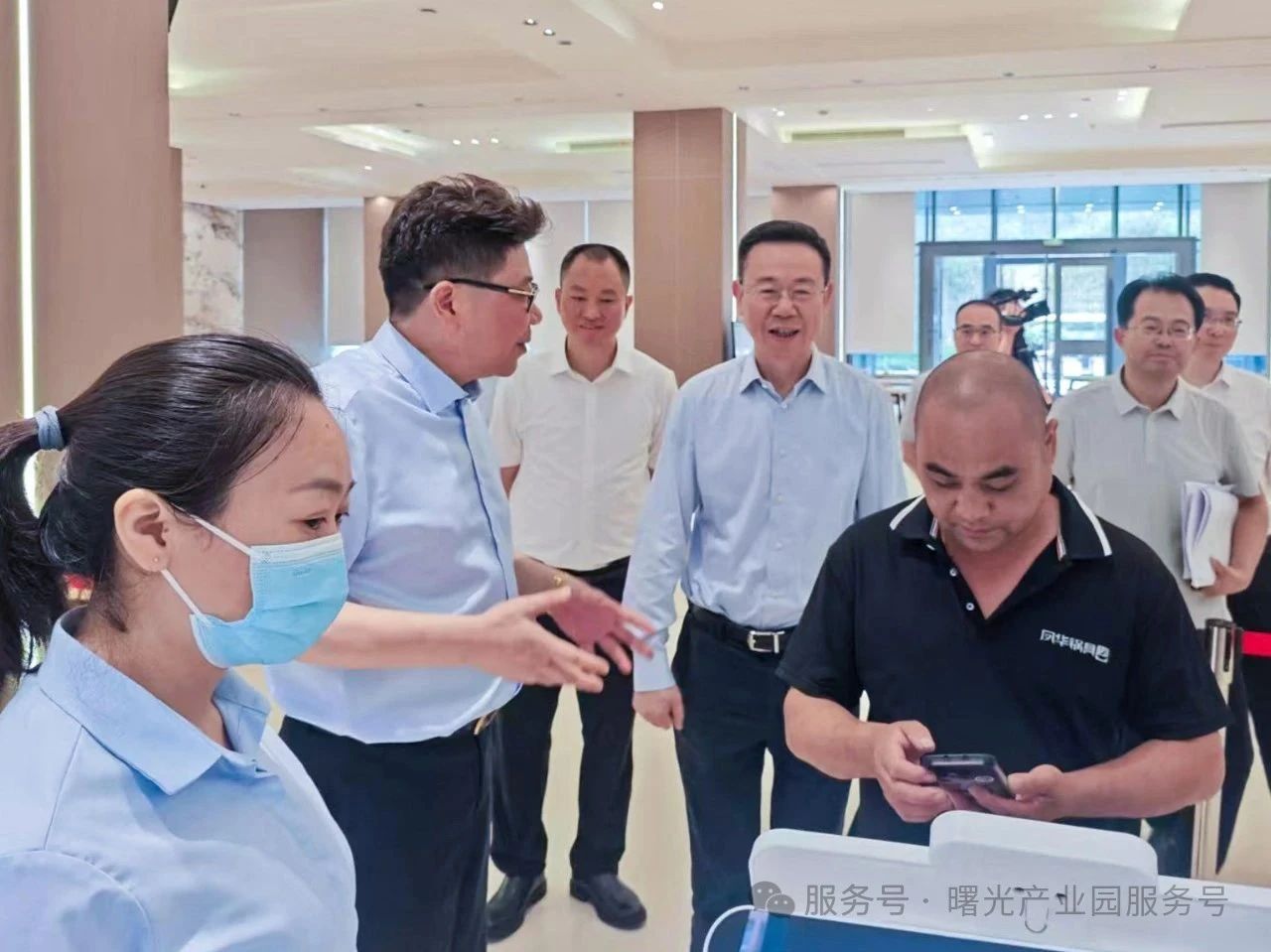 巴南区委书记何友生赴曙光江南楼宇产业园调研 巴南区委书记何友生赴曙光江南楼宇产业园调研