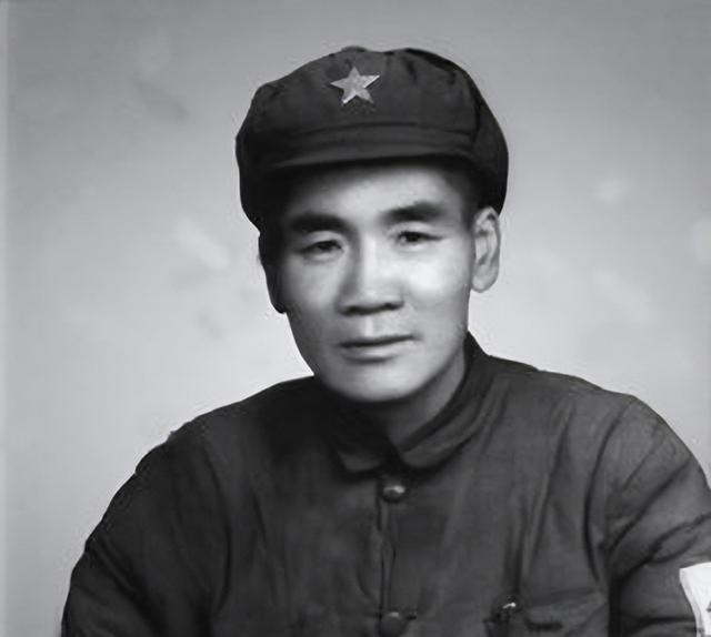 他是我隐蔽战线的骁将,戴笠对其又恨又无奈,但始终不敢下手加害 他是我隐蔽战线的骁将,戴笠对其又恨又无奈,但始终不敢下手加害