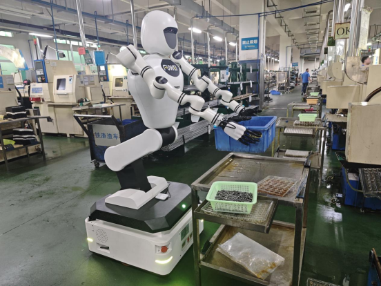 15分鐘極速換裝—富唯智能人形機器人重新定義工業裝配