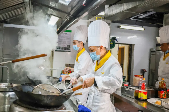 厨类拔萃,谁是鼎厨——2025年度鼎禾盛饮食华中运营中心厨艺大赛圆满举行! 厨类拔萃,谁是鼎厨——2025年度鼎禾盛饮食华中运营中心厨艺大赛圆满举行!