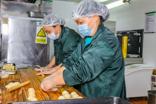 厨类拔萃,谁是鼎厨——2025年度鼎禾盛饮食华中运营中心厨艺大赛圆满举行! 厨类拔萃,谁是鼎厨——2025年度鼎禾盛饮食华中运营中心厨艺大赛圆满举行!