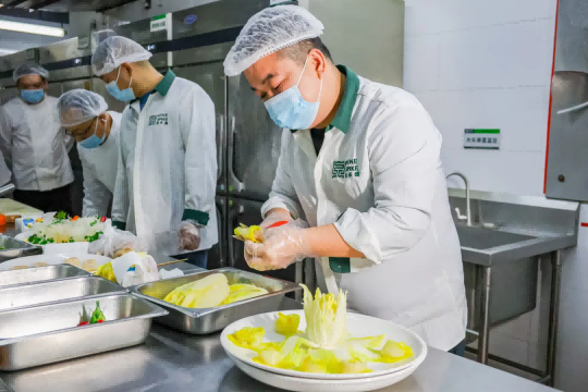 厨类拔萃,谁是鼎厨——2025年度鼎禾盛饮食华中运营中心厨艺大赛圆满举行! 厨类拔萃,谁是鼎厨——2025年度鼎禾盛饮食华中运营中心厨艺大赛圆满举行!